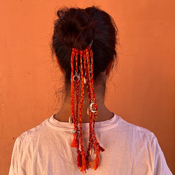 Élastique Tislit Rouge – Accessoire Cheveux Tribal Berbère