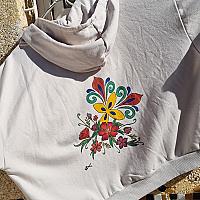 capuche peint a la main